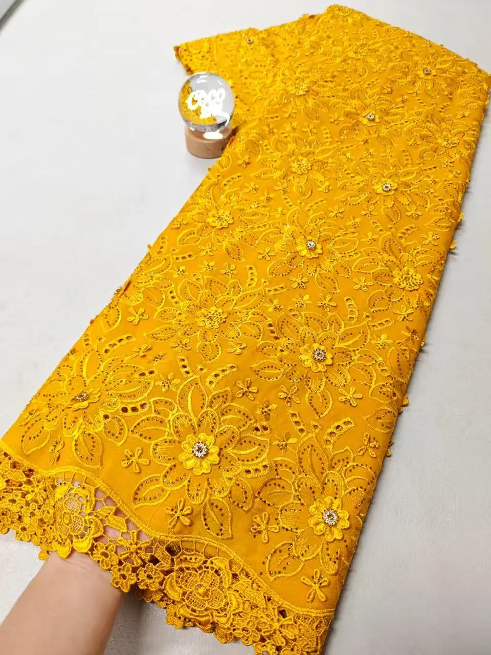 2026 High-Quality African Nigerian Sequins Cotton Embroidery Lace Fabric Tulle for Luxury Wedding Party Dresses Chiffon 5 Yards
2026 High-Quality African Nigerian Sequins Cotton Embroidery Lace Fabric Tulle for Luxury Wedding Party Dresses Chiffon 5 Yards