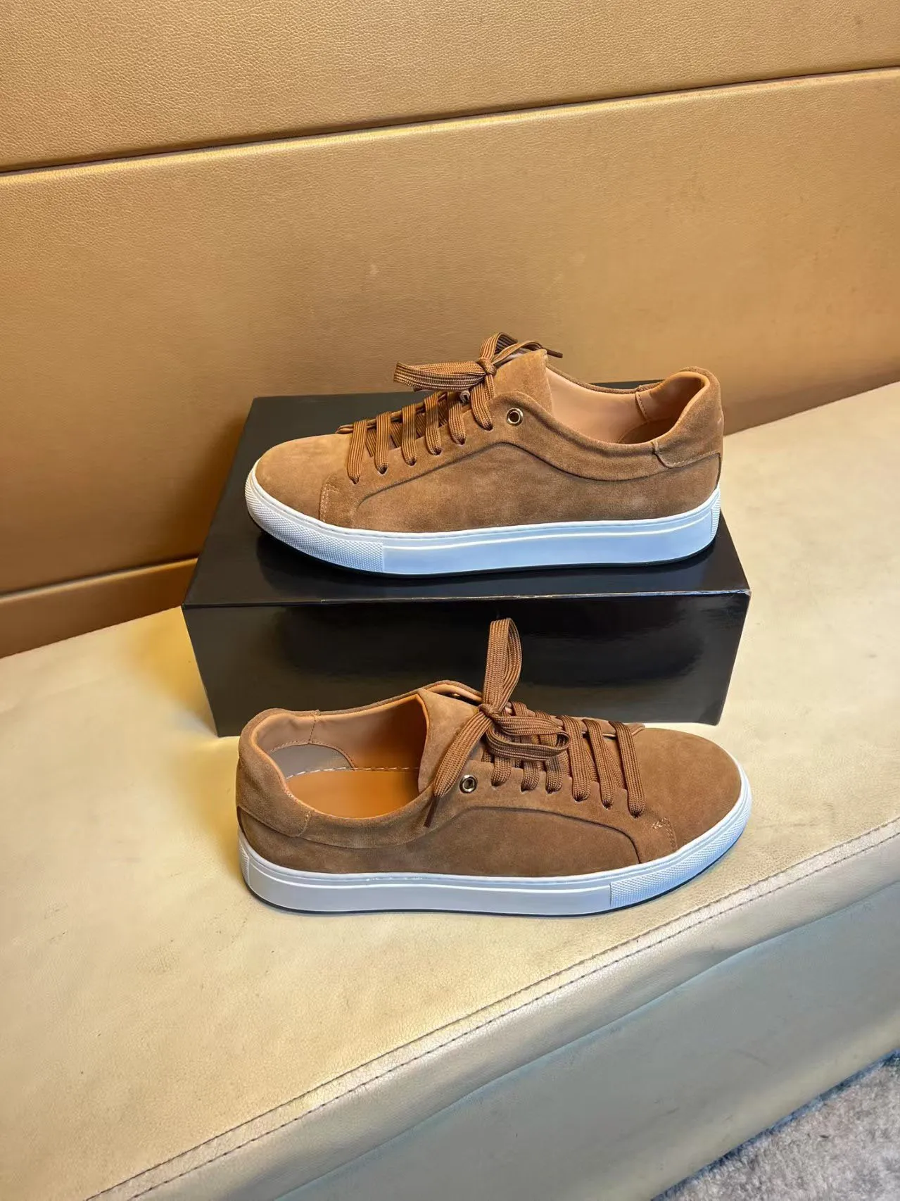 Top Quality High-Top Casual Shoes Sneaker Flowers Embroidery Technical Canvas B23 Oblique Trainers Womens Mens Dress Sneakers 47
Top Quality High-Top Casual Shoes Sneaker Flowers Embroidery Technical Canvas B23 Oblique Trainers Womens Mens Dress Sneakers 47