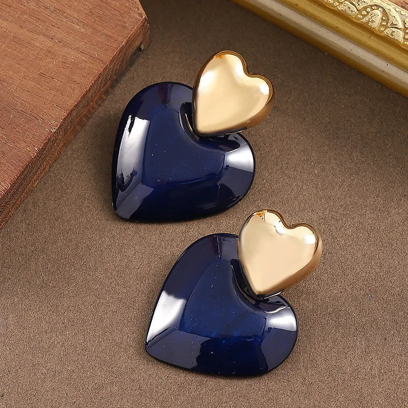 Fashionable and exquisite smudged colorful peach heart love resin earrings niche high-end commuter earrings for women
Fashionable and exquisite smudged colorful peach heart love resin earrings niche high-end commuter earrings for women