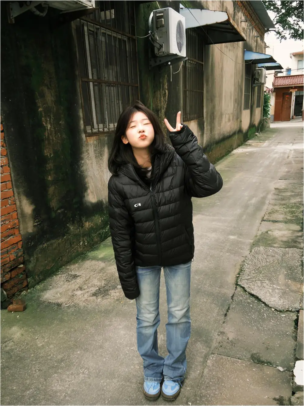 Black Lightweight Cotton Jacket Women's Winter New Loose Fit Hooded Warm Fashionable Coat Zipper Closure Polyester
Black Lightweight Cotton Jacket Women's Winter New Loose Fit Hooded Warm Fashionable Coat Zipper Closure Polyester
