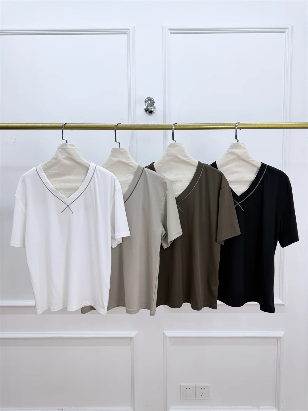 Women's 2026 Summer Clothing V-Neck Short-Sleeved 100 Cotton Breathable T-Shirt Casual Loose Beaded Top
Women's 2026 Summer Clothing V-Neck Short-Sleeved 100 Cotton Breathable T-Shirt Casual Loose Beaded Top