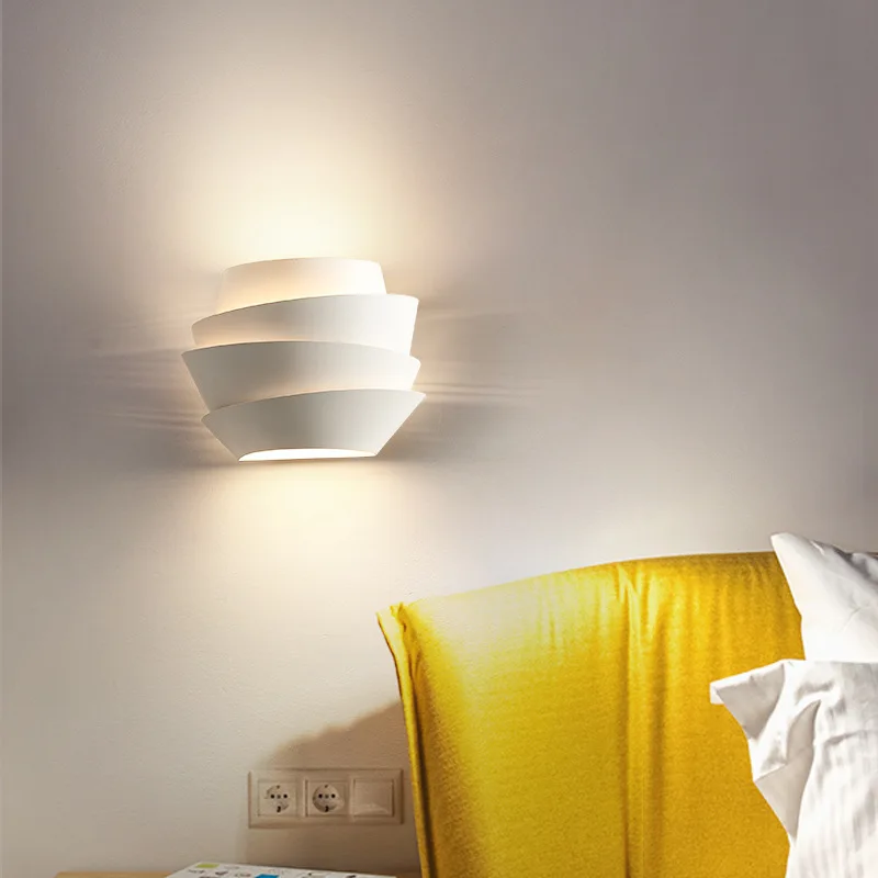 New Designer Bedroom Bedside Wall lamp Minimalist Aisle Staircase Art Living Room White Aluminium Wall Lamp
New Designer Bedroom Bedside Wall lamp Minimalist Aisle Staircase Art Living Room White Aluminium Wall Lamp