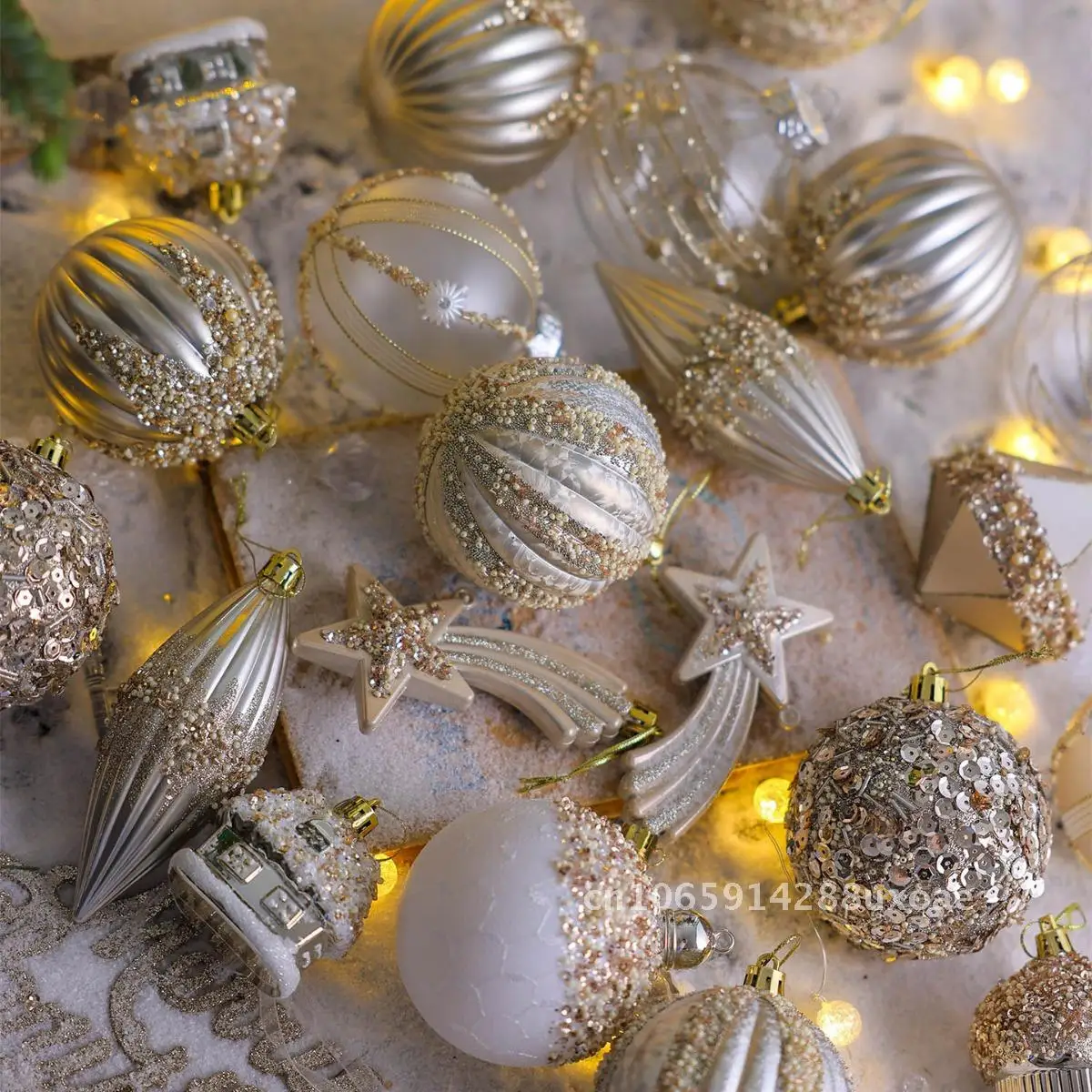 New Christmas Ball Sequin Ball Painting Ball Christmas Tree Decoration Pendant Christmas Window Decoration
New Christmas Ball Sequin Ball Painting Ball Christmas Tree Decoration Pendant Christmas Window Decoration