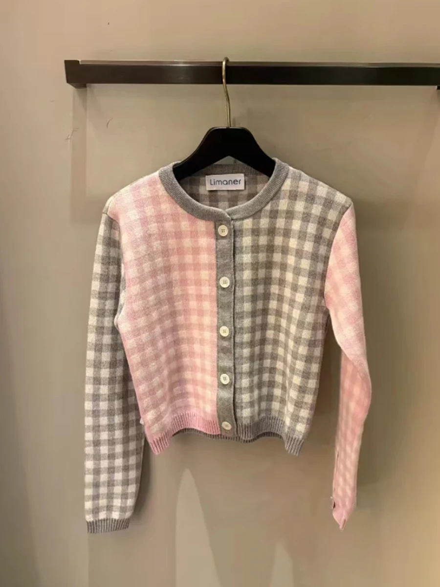 Повседневный вязаный кардиган в клетку с длинными рукавами и круглым вырезом, свободный крой, верхняя одежда для женщин, хлопковый материал
Повседневный вязаный кардиган в клетку с длинными рукавами и круглым вырезом, свободный крой, верхняя одежда для женщин, хлопковый материал