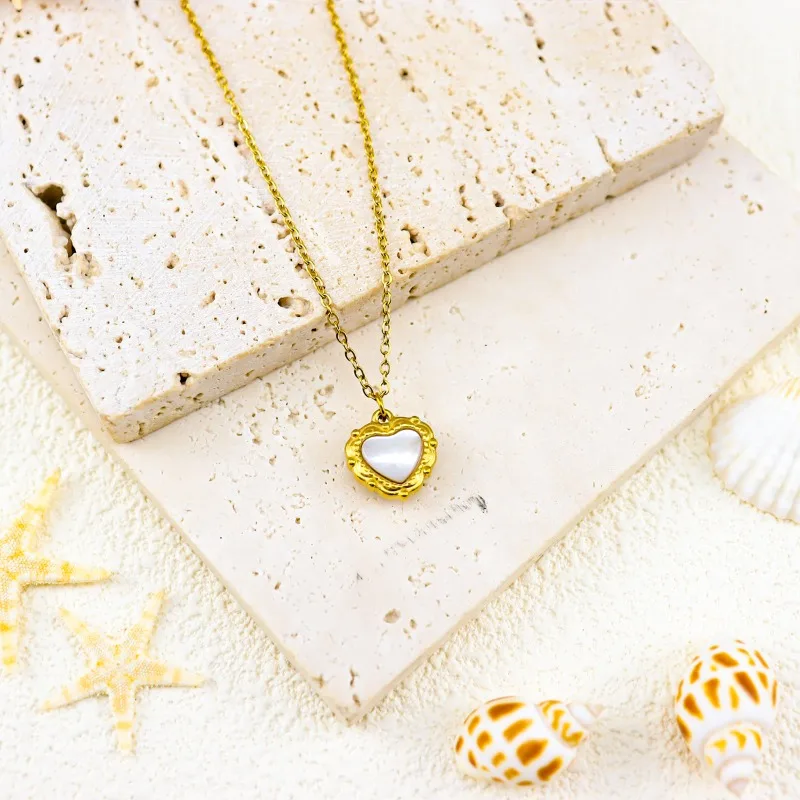 French 18K Gold Mother Shell Love Necklace Retro Light Luxury Exquisite Versatile Jewelry Niche Ins Wind Collarbone Neck Chain
French 18K Gold Mother Shell Love Necklace Retro Light Luxury Exquisite Versatile Jewelry Niche Ins Wind Collarbone Neck Chain