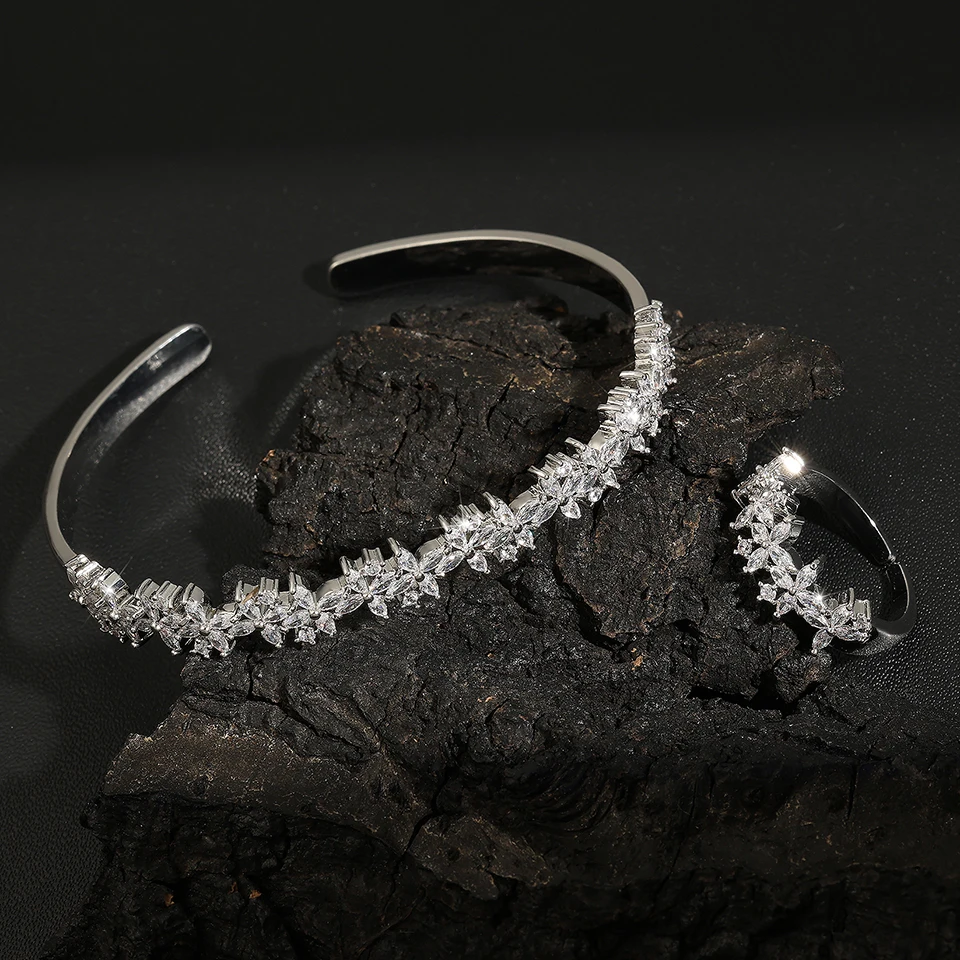 RAKOL Luxury Shiny AAA Zircon 2Pcs Jewelry Set Bracelet Ring Set for Women Open Bangles Rings Exquisite Jewelry Accessories
RAKOL Luxury Shiny AAA Zircon 2Pcs Jewelry Set Bracelet Ring Set for Women Open Bangles Rings Exquisite Jewelry Accessories