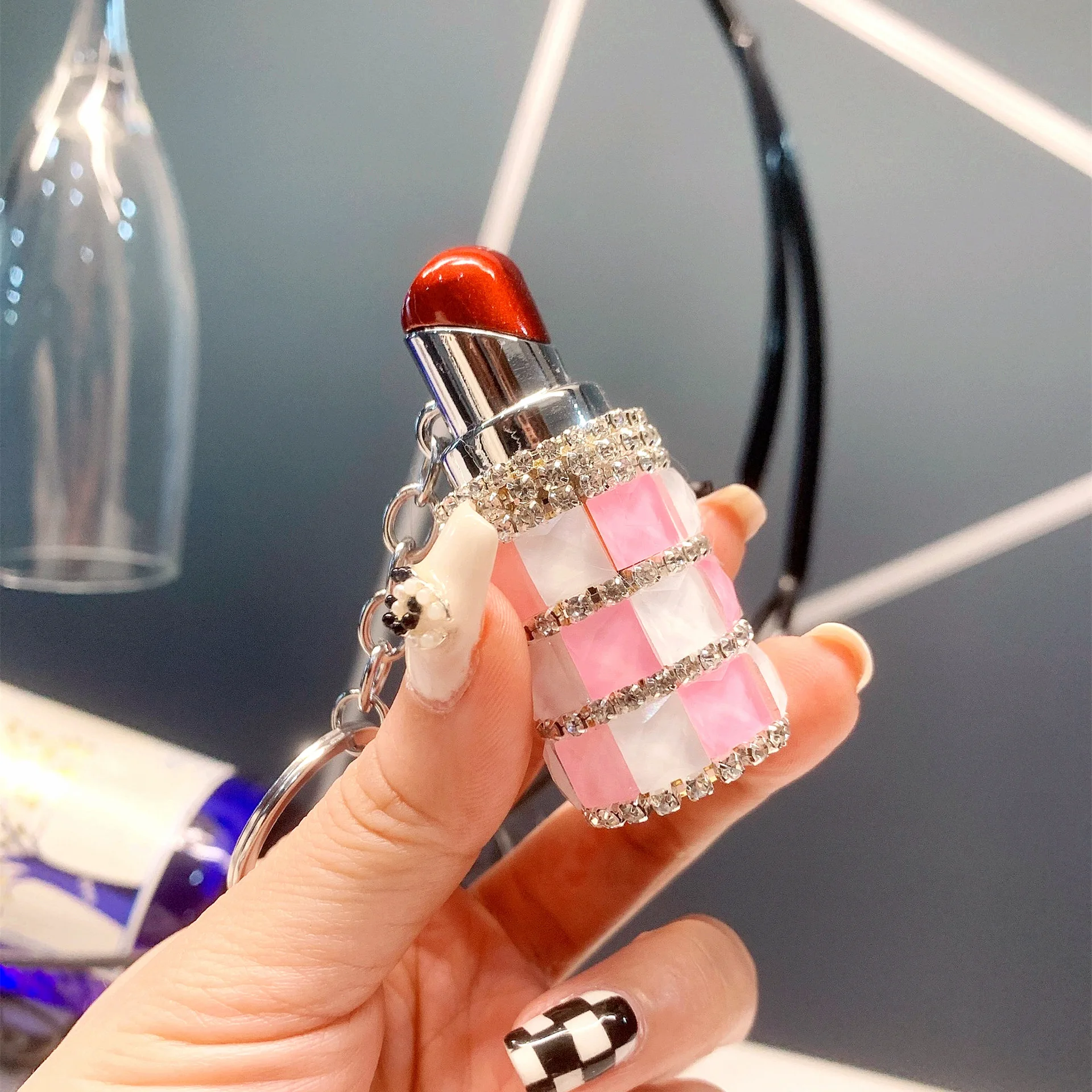 Wholesale Lipstick Cigarette Lighter Hand-set Diamonds Personality Portable Keychain Inflatable Butane Gas Lighter Women Gift
Wholesale Lipstick Cigarette Lighter Hand-set Diamonds Personality Portable Keychain Inflatable Butane Gas Lighter Women Gift
