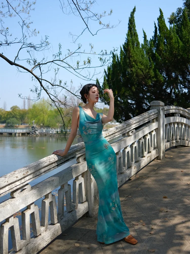 Elegant High Waist Printed Fish Tail Dress with Mesh Neckline Dream Aesthetic Oil Painting Print Sleeveless Women's...
Elegant High Waist Printed Fish Tail Dress with Mesh Neckline Dream Aesthetic Oil Painting Print Sleeveless Women's...