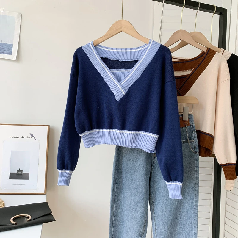 Sense of DesignVWomen's new loose-fitting knitted sweater with a faux two-piece design, long-sleeved and short in length
Sense of DesignVWomen's new loose-fitting knitted sweater with a faux two-piece design, long-sleeved and short in length