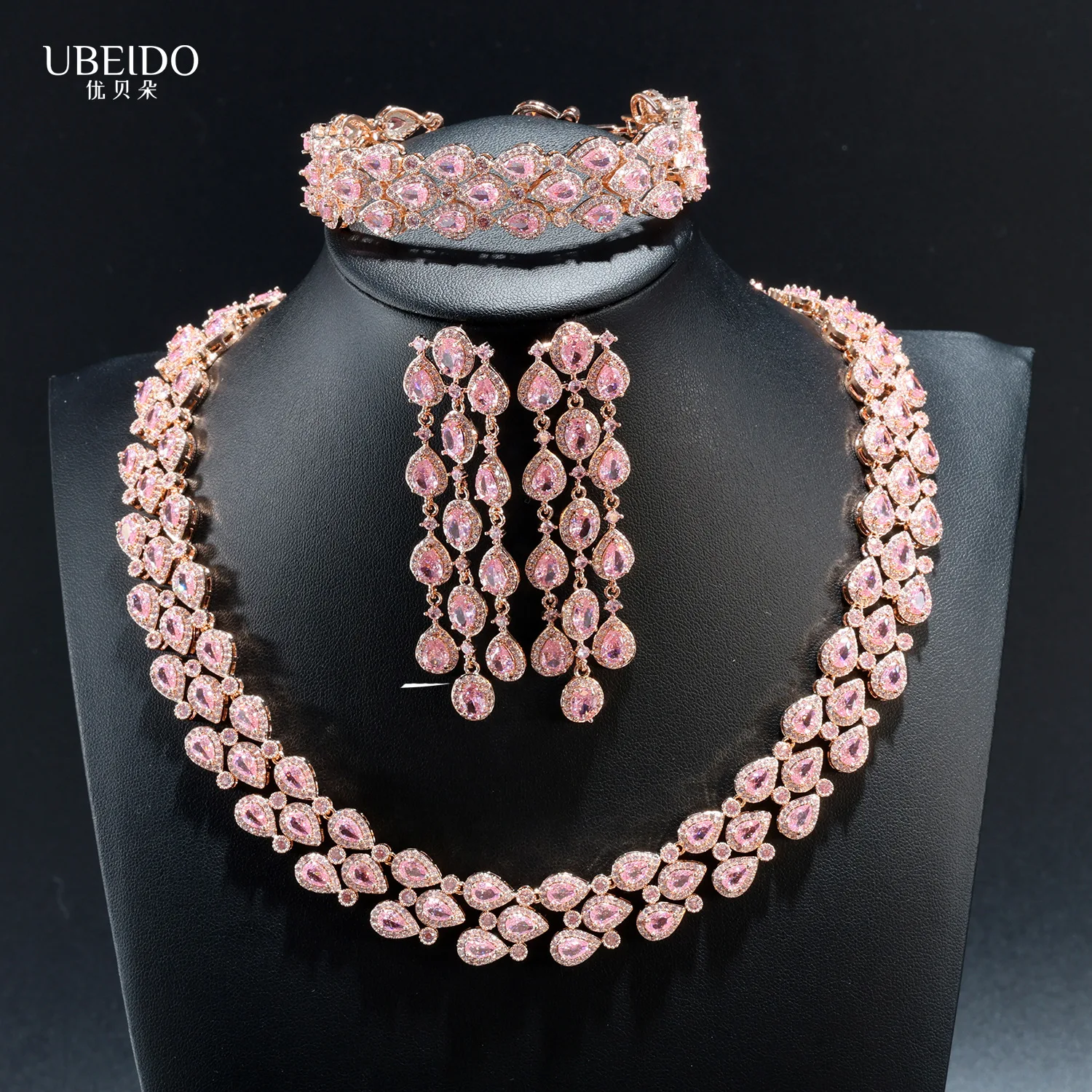 Women Gorgeous Vintage Gemstone Wide Open Bracelet Banquet Water Drop Sparkling Bracelet
Women Gorgeous Vintage Gemstone Wide Open Bracelet Banquet Water Drop Sparkling Bracelet