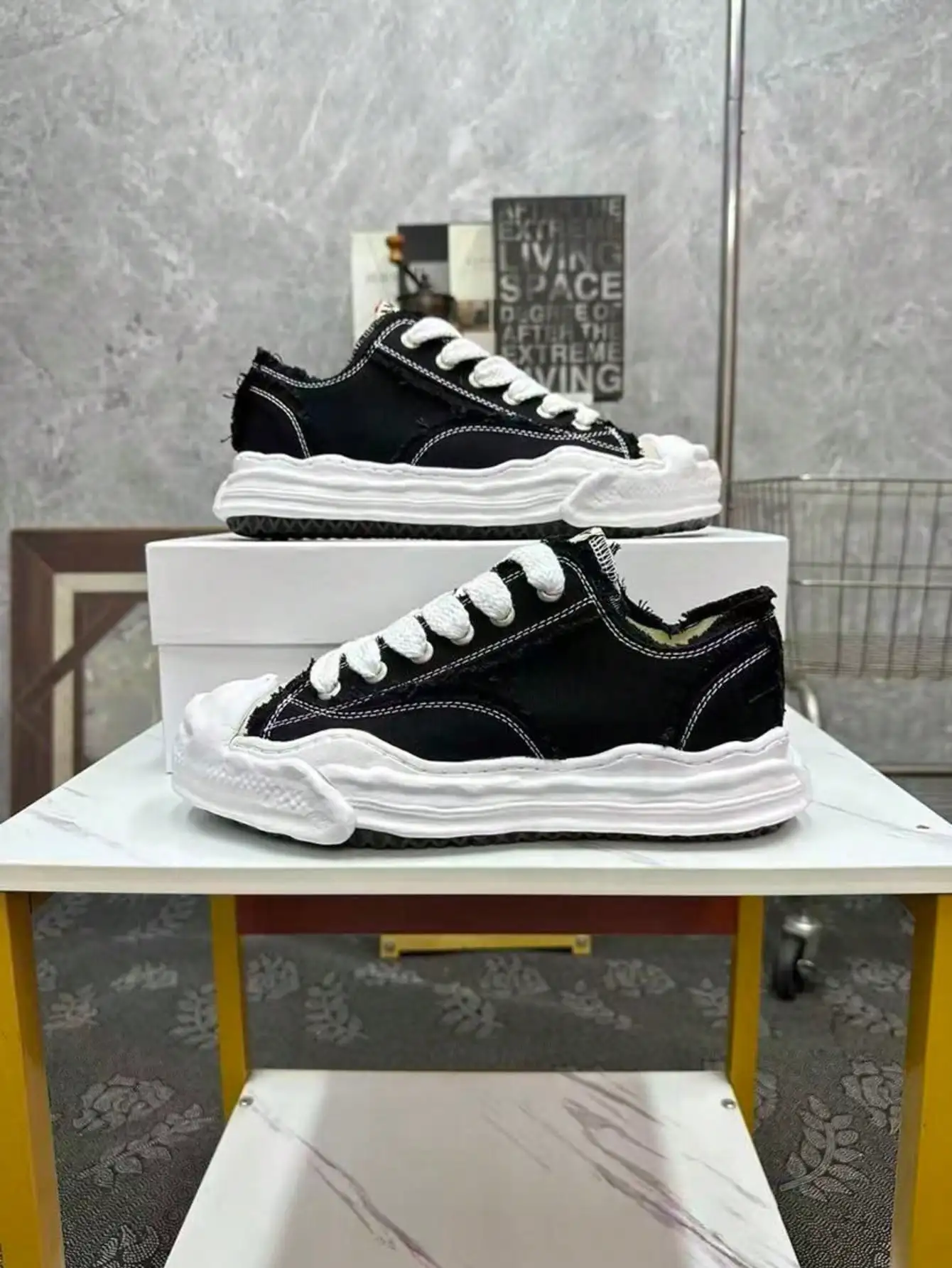 2026 New MMY Sneakers, Maison Minara Yasuhiro Classic Durable Lightweight Low-Top Unisex Campus Couple Shoes, Black & White, Suitable For Students, Gifts, Holidays, Campus Wear
2026 New MMY Sneakers, Maison Minara Yasuhiro Classic Durable Lightweight Low-Top Unisex Campus Couple Shoes, Black & White, Suitable For Students, Gifts, Holidays, Campus Wear