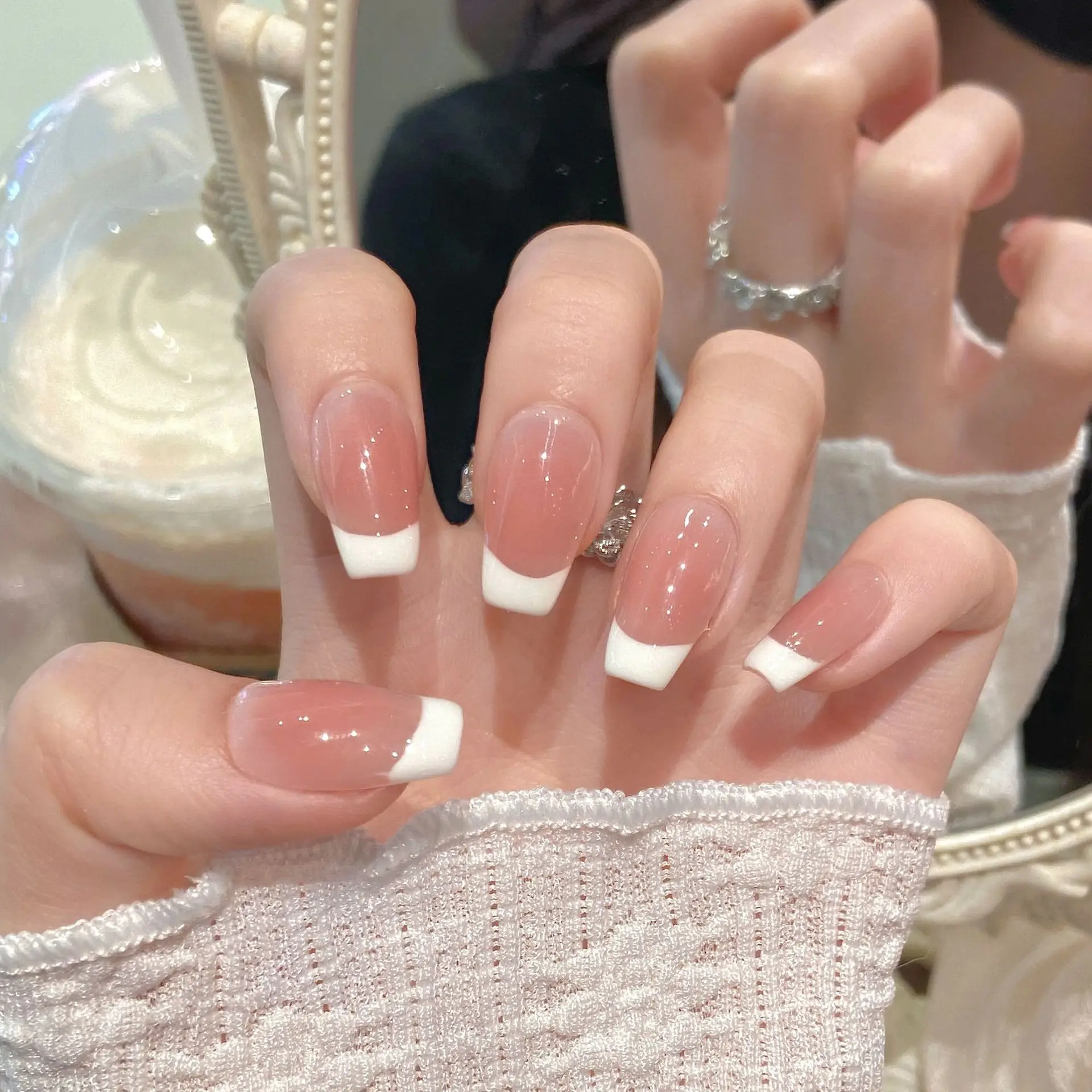 10pcs Simple French Handmade Fake Nail Art Gradient Pink Nails Tip Nude Color Short Ballet False Nail Set Acrylic Press on Nails
10pcs Simple French Handmade Fake Nail Art Gradient Pink Nails Tip Nude Color Short Ballet False Nail Set Acrylic Press on Nails