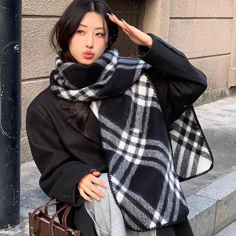 Женский клетчатый шарф с замком в стиле ретро, осенне-зимний теплый универсальный шарф на шею, двусторонний, двухцветный
Женский клетчатый шарф с замком в стиле ретро, осенне-зимний теплый универсальный шарф на шею, двусторонний, двухцветный