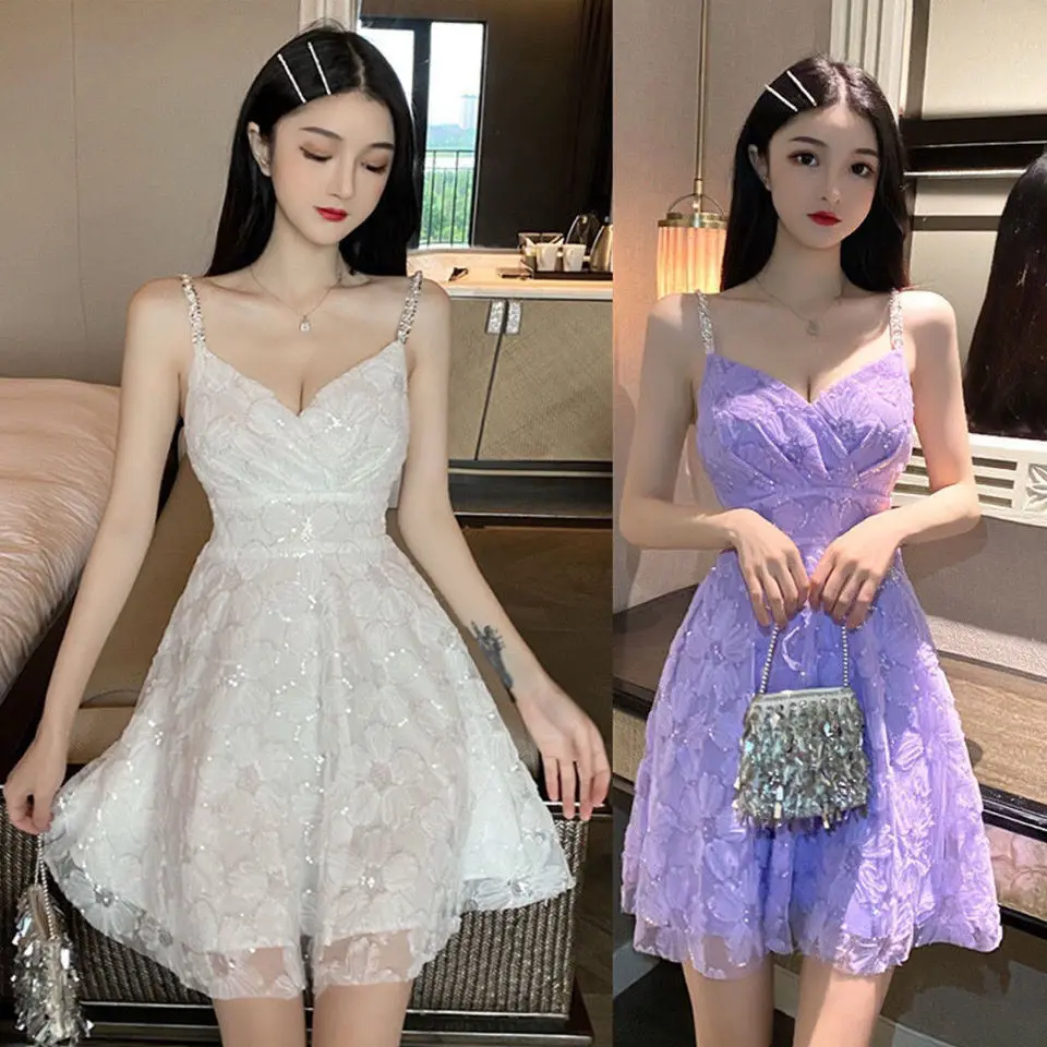 Spring and Summer New Sexy and Sweet Rhinestone Suspender Lace Slimming Party Dress Dress Trendy
Spring and Summer New Sexy and Sweet Rhinestone Suspender Lace Slimming Party Dress Dress Trendy