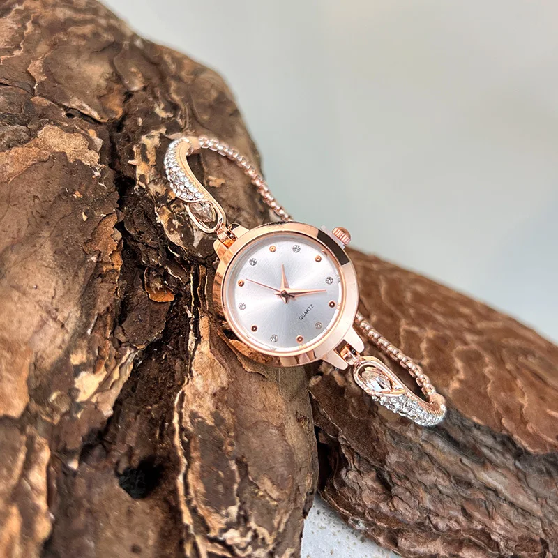 Korean Relojes Para Mujer Women's Watch with Rhinestones Delicate Bracelet Women's Watches Casual Quartz Wristwatches Relogio
Korean Relojes Para Mujer Women's Watch with Rhinestones Delicate Bracelet Women's Watches Casual Quartz Wristwatches Relogio