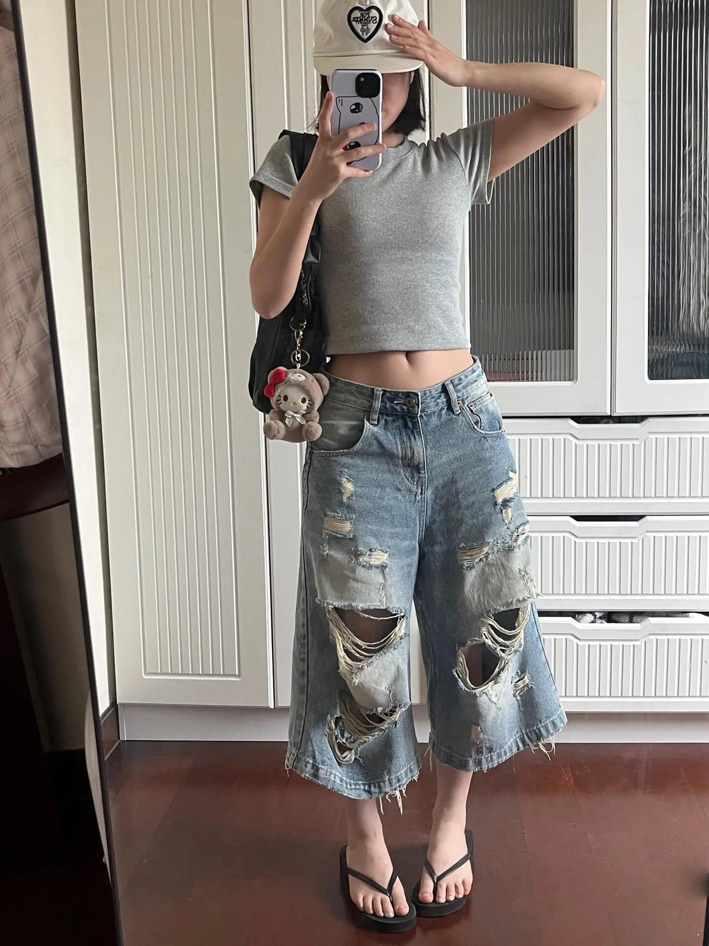 Waed American Sle Large Size Denim orts Women's Summer Faion Loose Wide Leg Frayed Hole Seven-Foot Jeans
Waed American Sle Large Size Denim orts Women's Summer Faion Loose Wide Leg Frayed Hole Seven-Foot Jeans