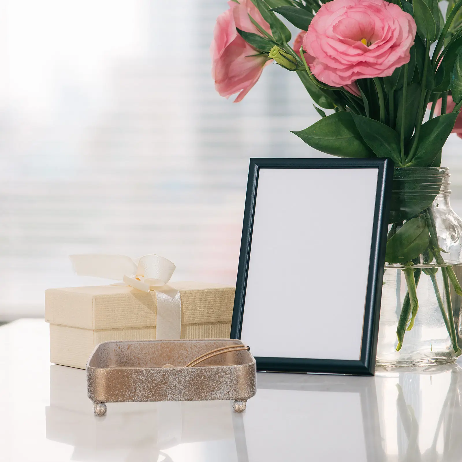 Iron Napkin Holder for Table - 7.4x7.4x2.2 Inch Retro Square Tissue Box Holder with Weighted Base Farmhouse Kitchen Dining Decor
Iron Napkin Holder for Table - 7.4x7.4x2.2 Inch Retro Square Tissue Box Holder with Weighted Base Farmhouse Kitchen Dining Decor