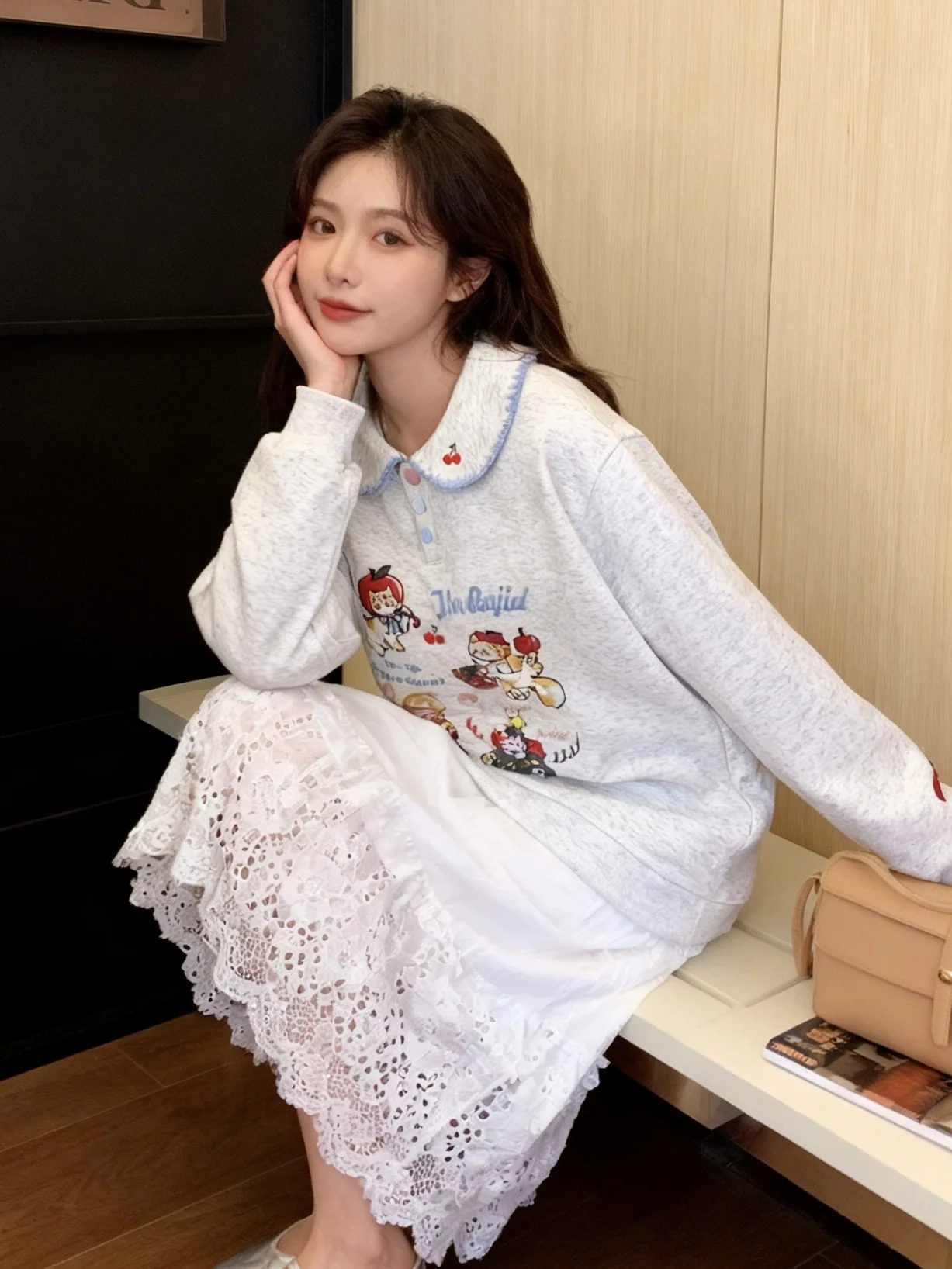 Sweet Cartoon Embroidered Loose Fit Hoodie plus Size Faionable Japanese Sle Outerwear for Young Women Long Sve Doll Co...
Sweet Cartoon Embroidered Loose Fit Hoodie plus Size Faionable Japanese Sle Outerwear for Young Women Long Sve Doll Co...