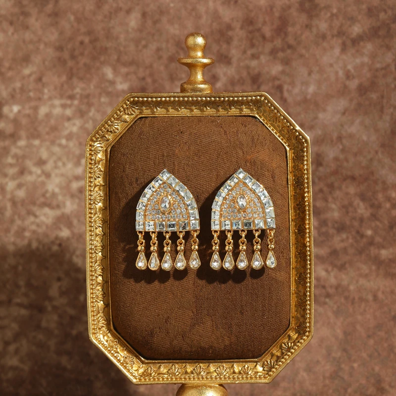 Pendant Long Tassel Antique Gold Plated Zircon Drop Earring For Women Vintage Bohemia Palace Style New Banquet Charm Accessories
Pendant Long Tassel Antique Gold Plated Zircon Drop Earring For Women Vintage Bohemia Palace Style New Banquet Charm Accessories