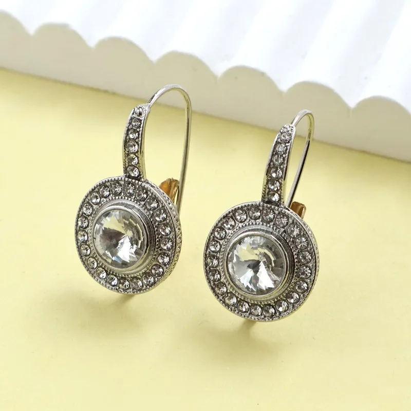 Huajie Retro Inlaid Big Zircon Hoop Earrings for Women Classic Elegant Female Ear Cuff Jewelry Fashion
Huajie Retro Inlaid Big Zircon Hoop Earrings for Women Classic Elegant Female Ear Cuff Jewelry Fashion