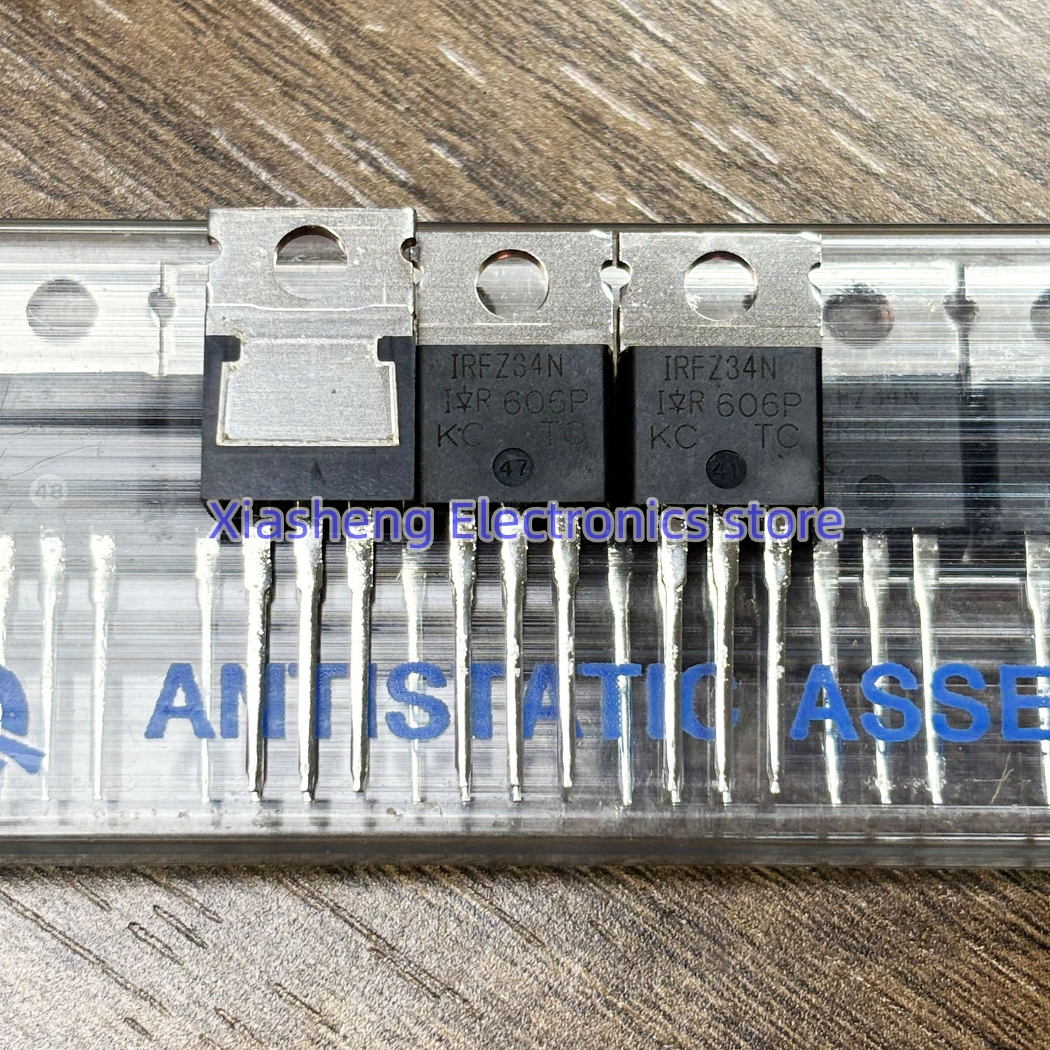 New Original 10Pcs IRFZ34N IRFZ34NPBF TO-220 55V 29A MOSFET Field-effect Transistor In Stock Good Quality
New Original 10Pcs IRFZ34N IRFZ34NPBF TO-220 55V 29A MOSFET Field-effect Transistor In Stock Good Quality