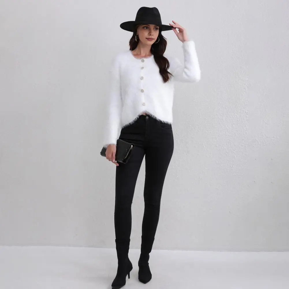 Lady Thick Plush Jacket Cozy Faux Fur Knitted Sweater Jacket for Women Warm Winter Cardigan Coat with Plush Texture
Lady Thick Plush Jacket Cozy Faux Fur Knitted Sweater Jacket for Women Warm Winter Cardigan Coat with Plush Texture