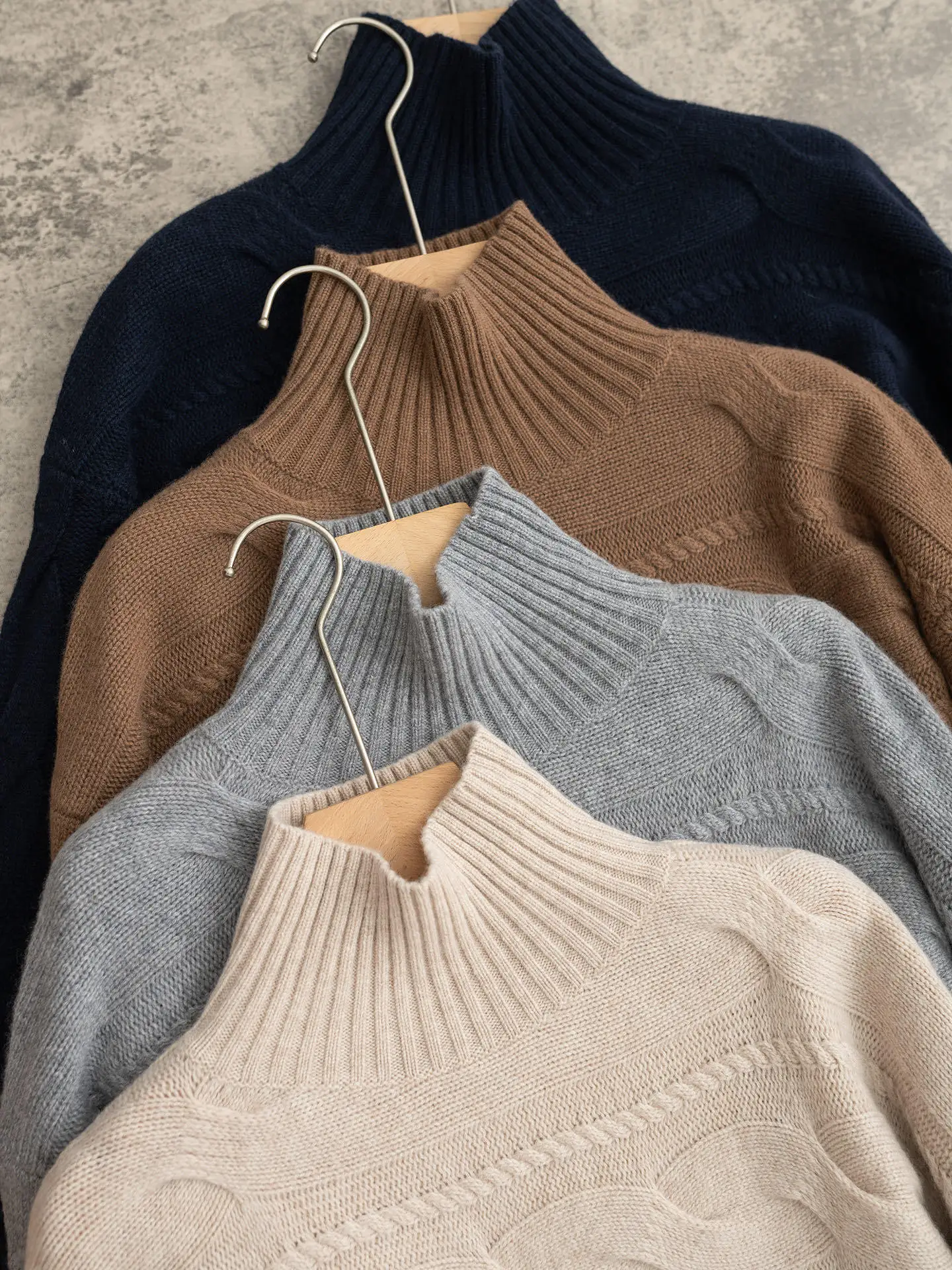 Вязаный повседневный кашемировый свитер с высоким воротом, модное пальто высокого качества, женский трикотаж
Вязаный повседневный кашемировый свитер с высоким воротом, модное пальто высокого качества, женский трикотаж