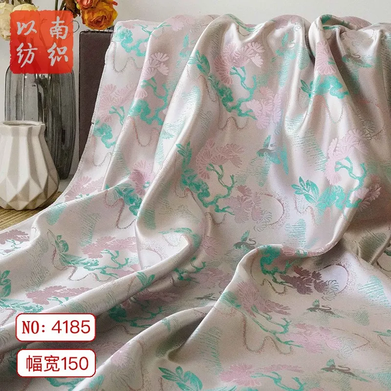 Song brocade waistcoat cloth national style cheongsam new Chinese dress jacquard fabric
Song brocade waistcoat cloth national style cheongsam new Chinese dress jacquard fabric