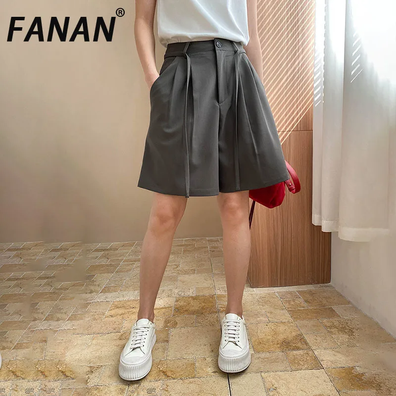 FANAN Fashion Casual High Waist Shorts For Women Solid Straight Loose Versatile Clothing Female Office Lady 2025 Summer New
FANAN Fashion Casual High Waist Shorts For Women Solid Straight Loose Versatile Clothing Female Office Lady 2025 Summer New