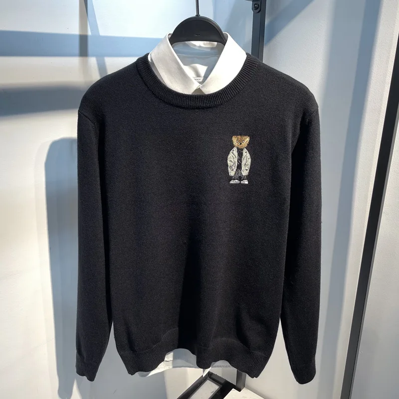 Модный вязаный свитер с круглым вырезом для мужчин, повседневный, с вышивкой в виде медведя, осенне-зимний, удобный шерстяной топ для отдыха
Модный вязаный свитер с круглым вырезом для мужчин, повседневный, с вышивкой в виде медведя, осенне-зимний, удобный шерстяной топ для отдыха