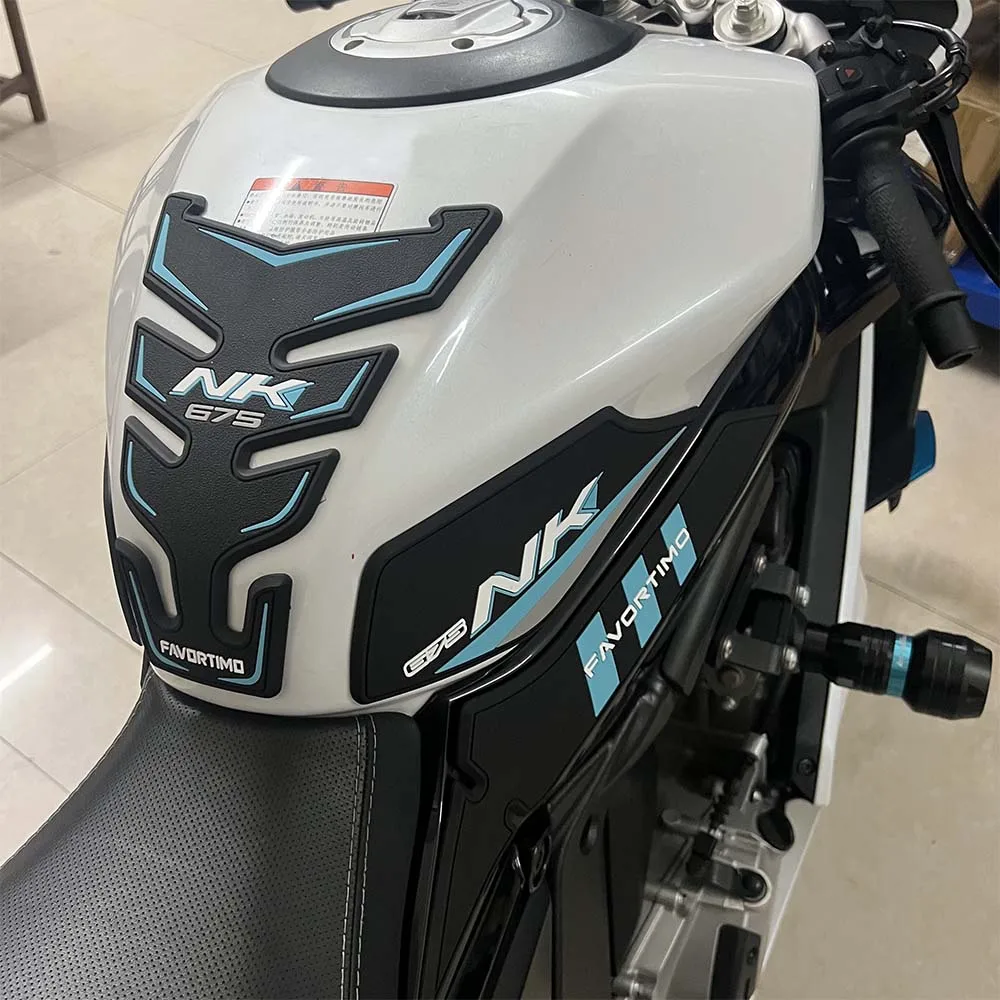 Мотоциклетные противоскользящие наклейки на бак 3 м, боковая газовая наколенница, защитная наклейка, аксессуары для CFMOTO 675NK NK675 675 NK 2025+
Мотоциклетные противоскользящие наклейки на бак 3 м, боковая газовая наколенница, защитная наклейка, аксессуары для CFMOTO 675NK NK675 675 NK 2025+