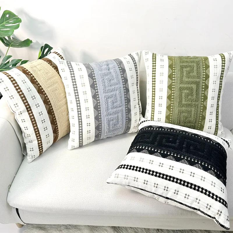 Chenier pillow cover, plush yarn thickened high-end retro geometric jacquard cushion, sofa seat cover
Chenier pillow cover, plush yarn thickened high-end retro geometric jacquard cushion, sofa seat cover