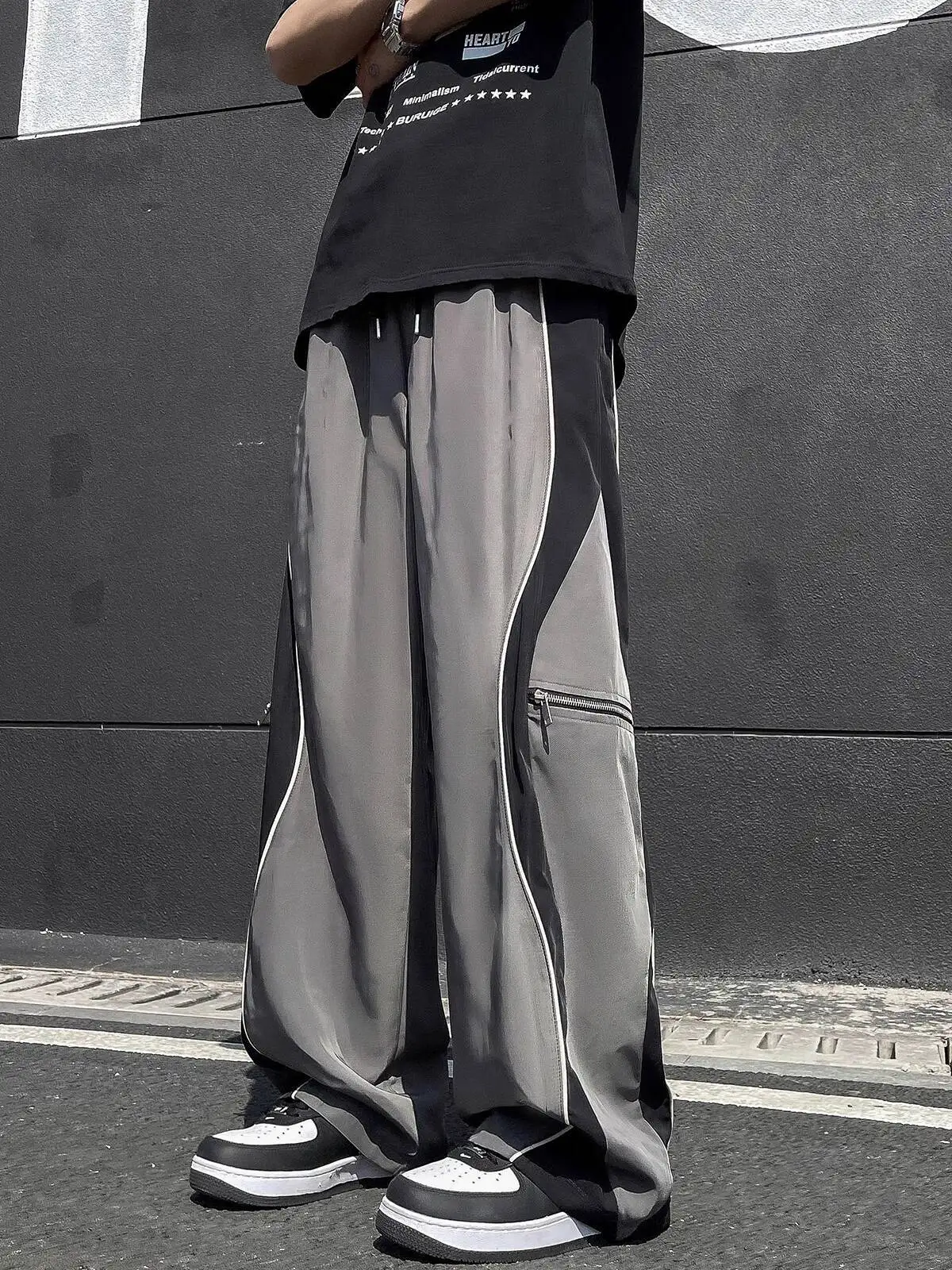 Men's Sports Pants Autumn High Street Cargo Pants Trendy Outdoor Casual Loose Color Block Functional Straight Wide Leg Trousers
Men's Sports Pants Autumn High Street Cargo Pants Trendy Outdoor Casual Loose Color Block Functional Straight Wide Leg Trousers