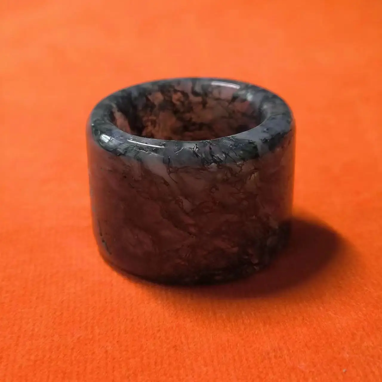 1pcs/lot Natural aquatic onyx Green Thumb Ring boutique high-quality selection of beautiful patterns watch health care jewelry
1pcs/lot Natural aquatic onyx Green Thumb Ring boutique high-quality selection of beautiful patterns watch health care jewelry