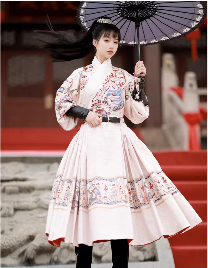 Женский халат для питона Hanfu, сделанный в династии Мин, оригинальный и аутентичный
Женский халат для питона Hanfu, сделанный в династии Мин, оригинальный и аутентичный