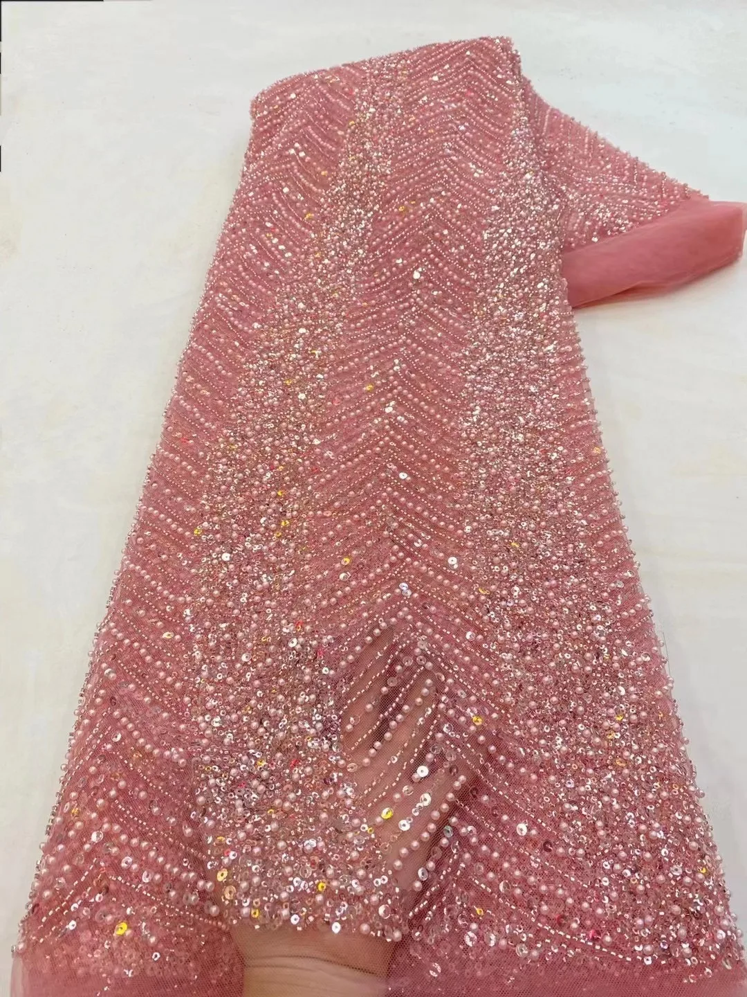 Fashion African Lace Fabric Sequins Tulle Mesh Embroidery Lace For Wedding Bridal Fabrics High Quality Beaded Laces Dresses
Fashion African Lace Fabric Sequins Tulle Mesh Embroidery Lace For Wedding Bridal Fabrics High Quality Beaded Laces Dresses