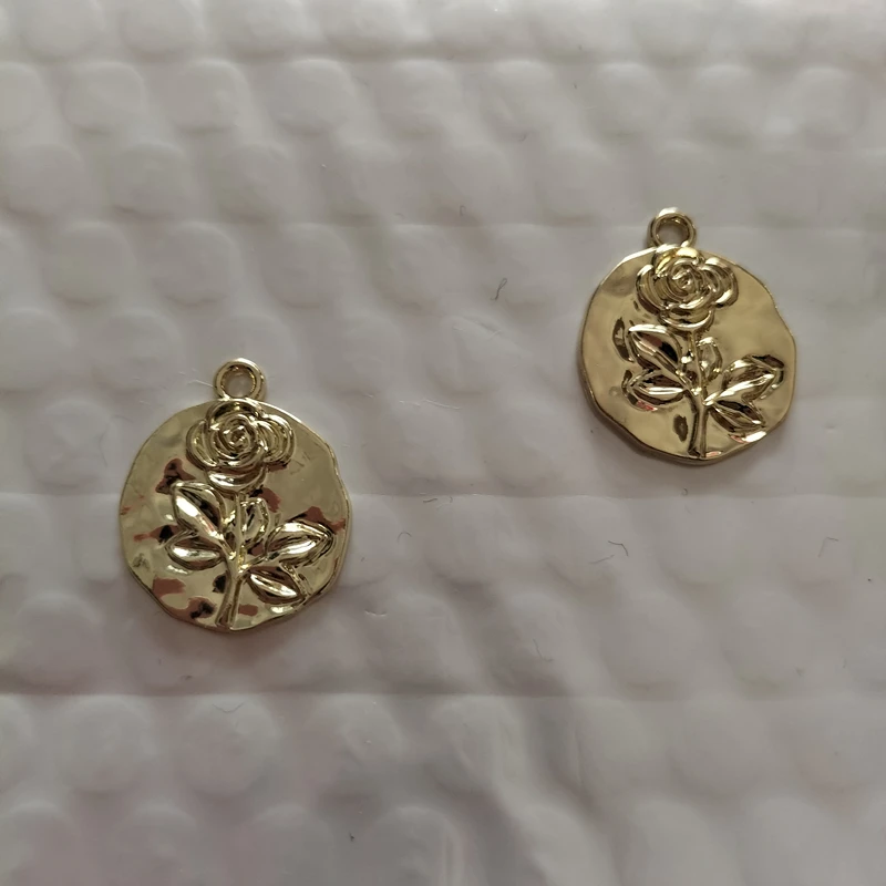 10pcs Gold Geometric Disc Rose Flower Charm Pendant Fit Earrings Bracelet Making DIY Necklace Charms Jewelry Accessories
10pcs Gold Geometric Disc Rose Flower Charm Pendant Fit Earrings Bracelet Making DIY Necklace Charms Jewelry Accessories