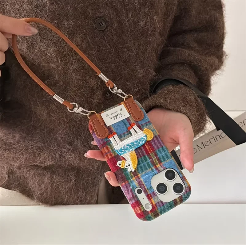 Милый чехол для телефона с цветной сеткой и вышивкой пони, подходит для iPhone 17, 16, 15, 14 ProMax, защитный чехол с защитой от падения
Милый чехол для телефона с цветной сеткой и вышивкой пони, подходит для iPhone 17, 16, 15, 14 ProMax, защитный чехол с защитой от падения