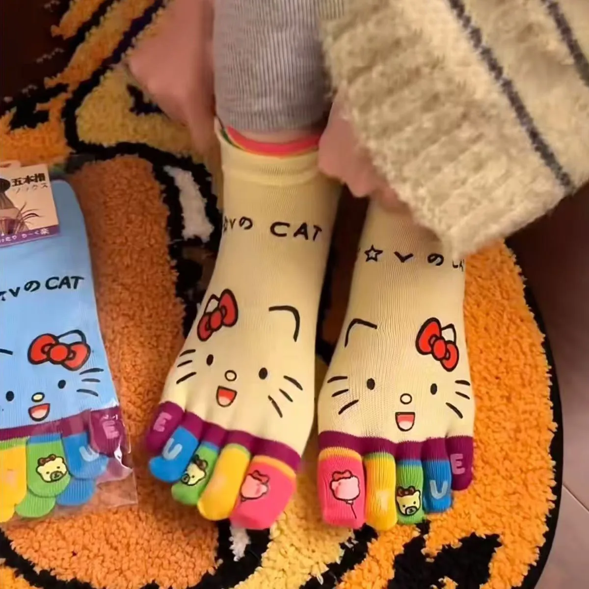 1/4pairs For Hellokitty Rainbow Five-Finger Mid-Calf Socks for Women Anti-Odor Split-Toe Student Dopamine Socks 
1/4pairs For Hellokitty Rainbow Five-Finger Mid-Calf Socks for Women Anti-Odor Split-Toe Student Dopamine Socks