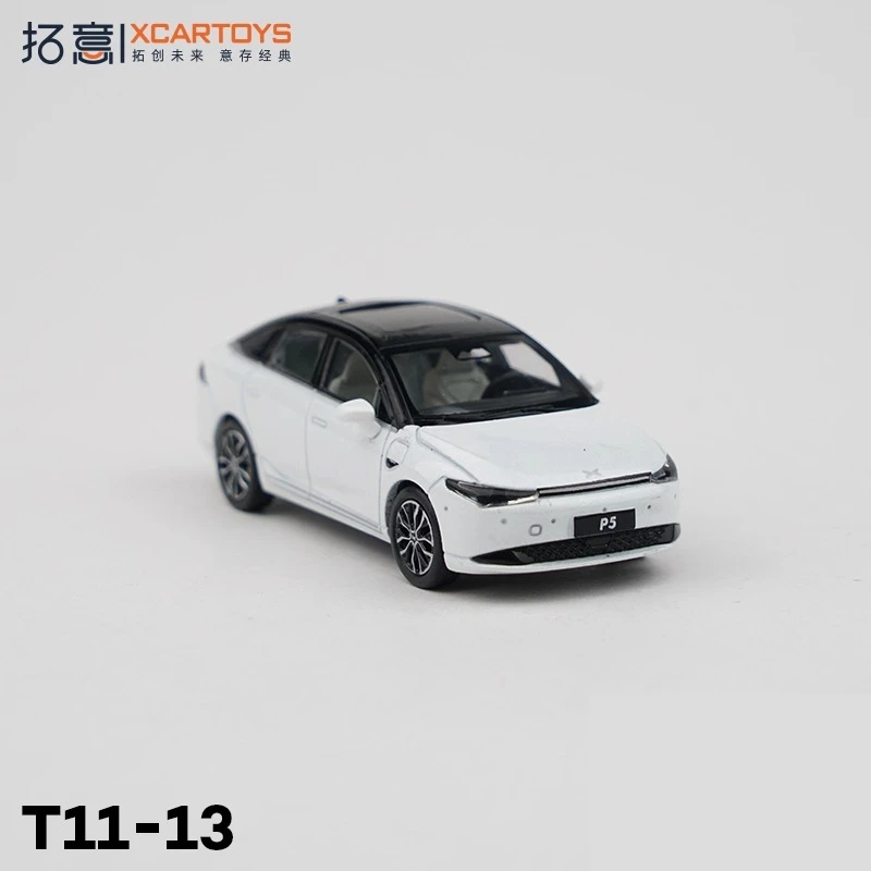 XCARTOYS 1/64 T11-13 черно-белый цвет, блокирующий сплав, литье под давлением модели автомобилей, коллекционные предметы для взрослых, детские подарки на день рождения
XCARTOYS 1/64 T11-13 черно-белый цвет, блокирующий сплав, литье под давлением модели автомобилей, коллекционные предметы для взрослых, детские подарки на день рождения