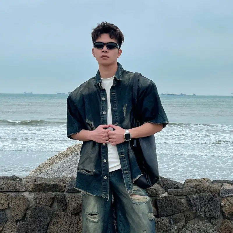 Washed Denim Short Sleeve Shirt Jacket Men's Style 2026 Summer High Hanging Vintage Shirt Retro Outerwear Casual Fashion
Washed Denim Short Sleeve Shirt Jacket Men's Style 2026 Summer High Hanging Vintage Shirt Retro Outerwear Casual Fashion