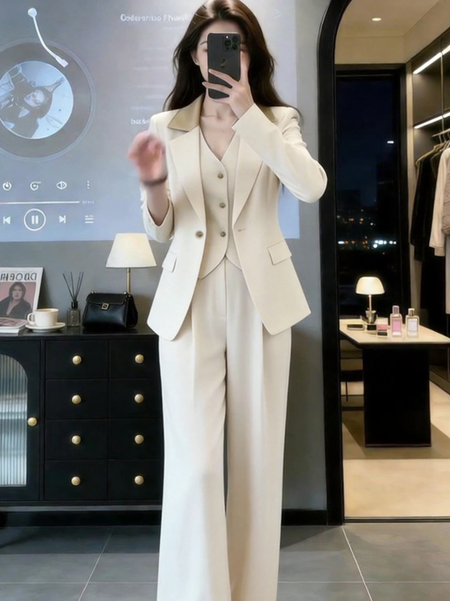 Elegant Three-Piece Women's Suit Set Spring 2026 Commute Fashion Casual Pure Color High Waist Long Pants Polyester Fiber
Elegant Three-Piece Women's Suit Set Spring 2026 Commute Fashion Casual Pure Color High Waist Long Pants Polyester Fiber