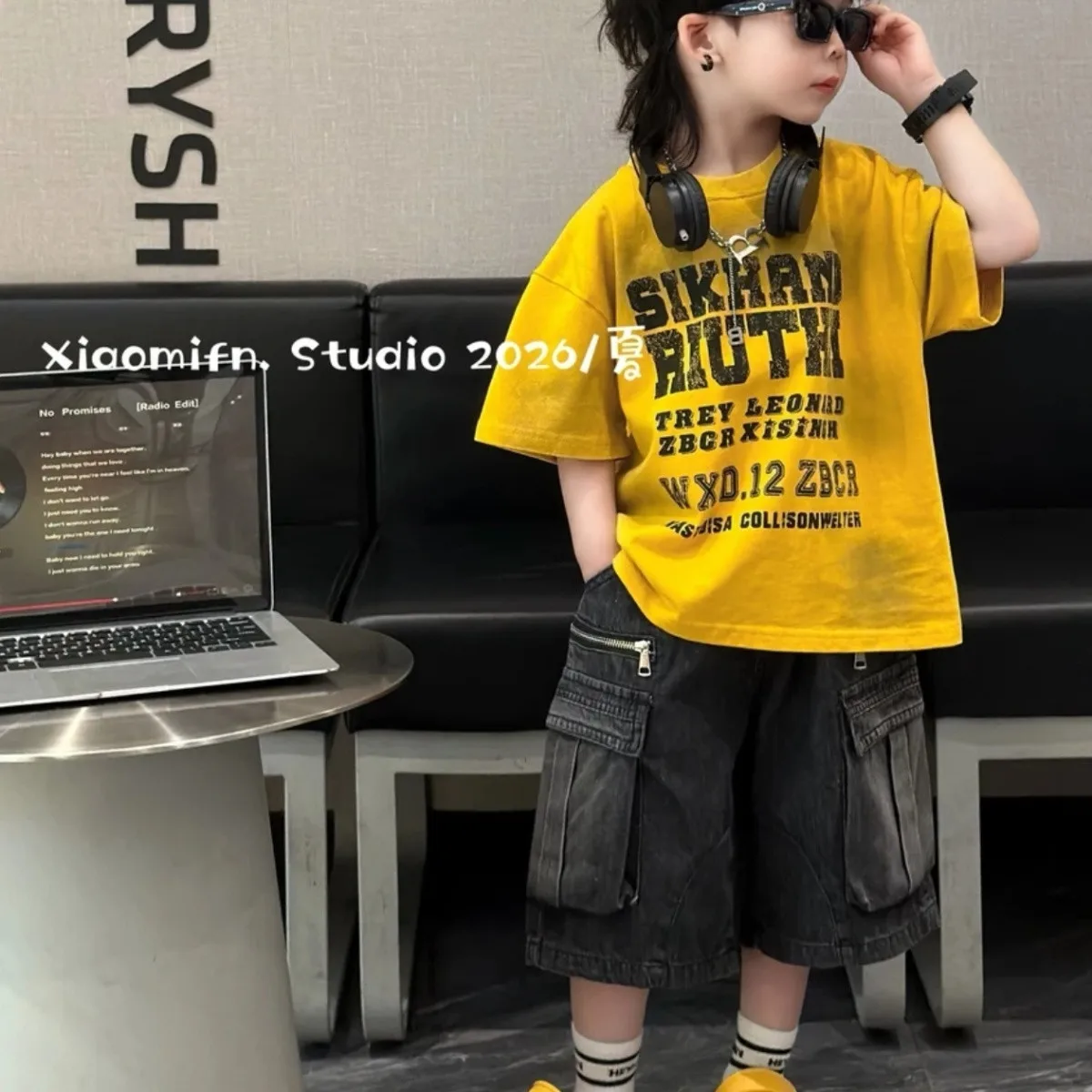 Children's Summer Set 2026 New Boys' Fashion Printed Short Sleeve T-shirt+Cowboy Shorts Two Piece Set
Children's Summer Set 2026 New Boys' Fashion Printed Short Sleeve T-shirt+Cowboy Shorts Two Piece Set