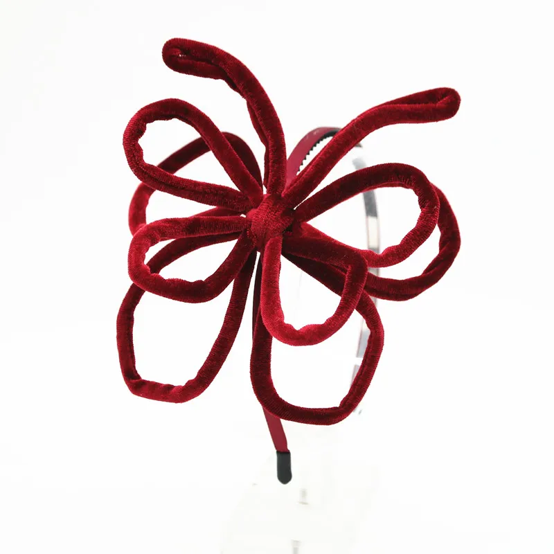 Fashion winter new velvet wire 3D bow headbands girl hairband baby band Solid color hair band
Fashion winter new velvet wire 3D bow headbands girl hairband baby band Solid color hair band