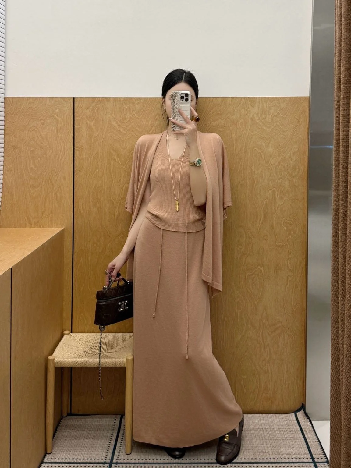 Korean Style V-Neck Knitted Set Women's Fashion Airy Feel Three-Piece Suit Half-Skirt Cardigan Sunscreen Soft Fine Gauge
Korean Style V-Neck Knitted Set Women's Fashion Airy Feel Three-Piece Suit Half-Skirt Cardigan Sunscreen Soft Fine Gauge