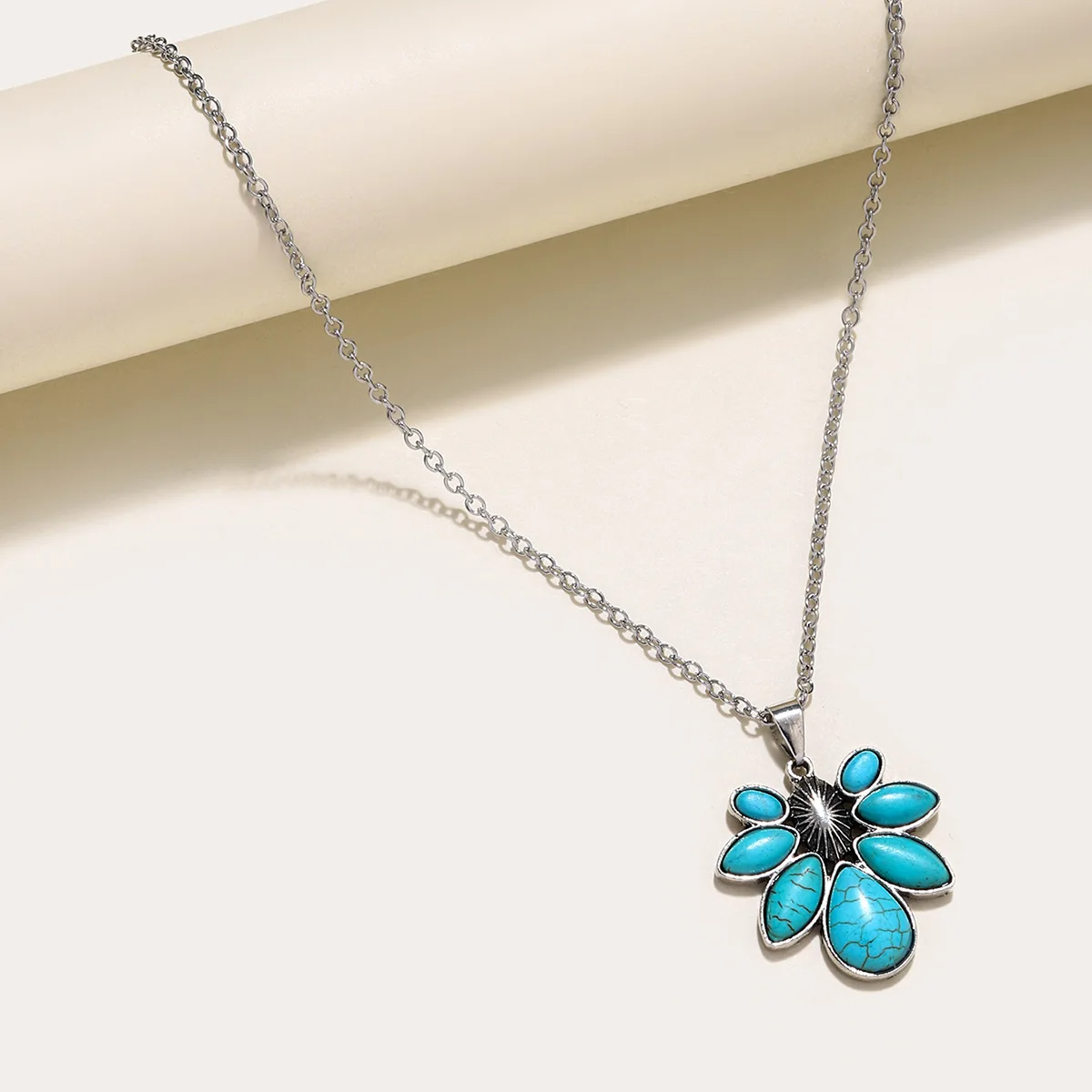 Exaggerated Personali een Turquoise Cra Pendant Nelace Vintage Drop ape Faion Jewelry Cross Chain Single Layer
Exaggerated Personali een Turquoise Cra Pendant Nelace Vintage Drop ape Faion Jewelry Cross Chain Single Layer