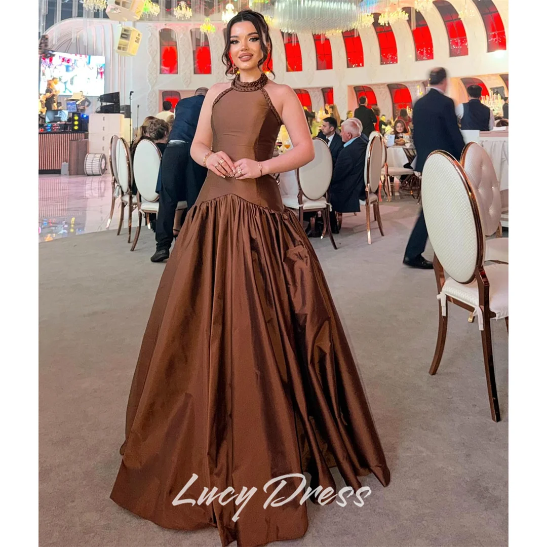 Lucy Satin Halter Brown Ball Gown Evening Dress 2026 Prom Dress Formal Evening Party New Ladies New Customized Robes de Soirée
Lucy Satin Halter Brown Ball Gown Evening Dress 2026 Prom Dress Formal Evening Party New Ladies New Customized Robes de Soirée