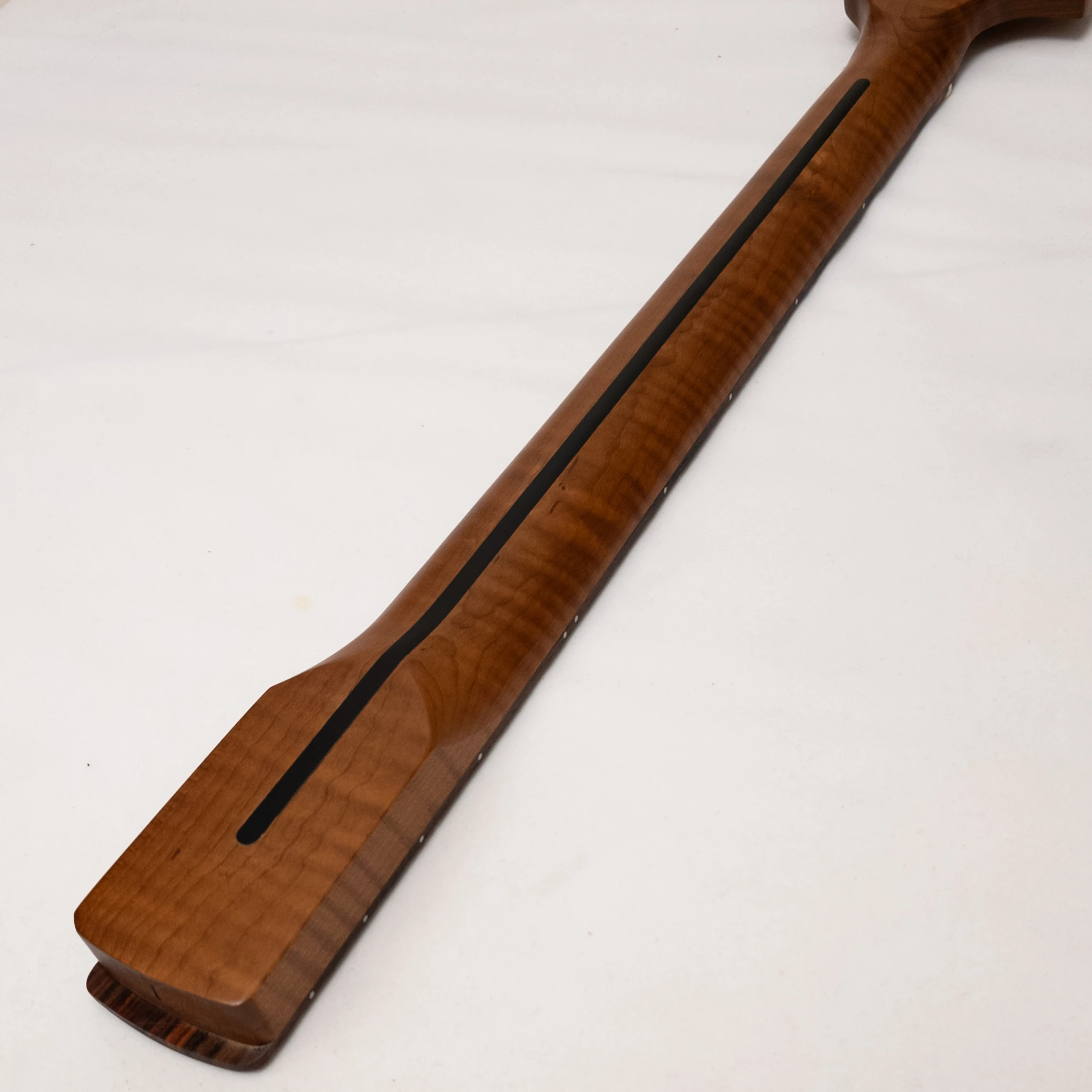 Left Handed Guitar Neck 25.5" Roasted Maple Tiger Flame Rosewood 22 Frets Modern C Large Headstock
Left Handed Guitar Neck 25.5" Roasted Maple Tiger Flame Rosewood 22 Frets Modern C Large Headstock
