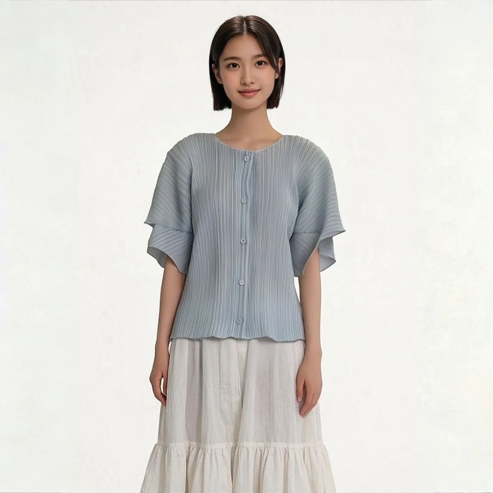Miyake Pleated 2025 Top with High-end Feel, Single Breasted Casual Fashion, Slimming and Versatile Seven Quarter Sleeved Shirt
Miyake Pleated 2025 Top with High-end Feel, Single Breasted Casual Fashion, Slimming and Versatile Seven Quarter Sleeved Shirt