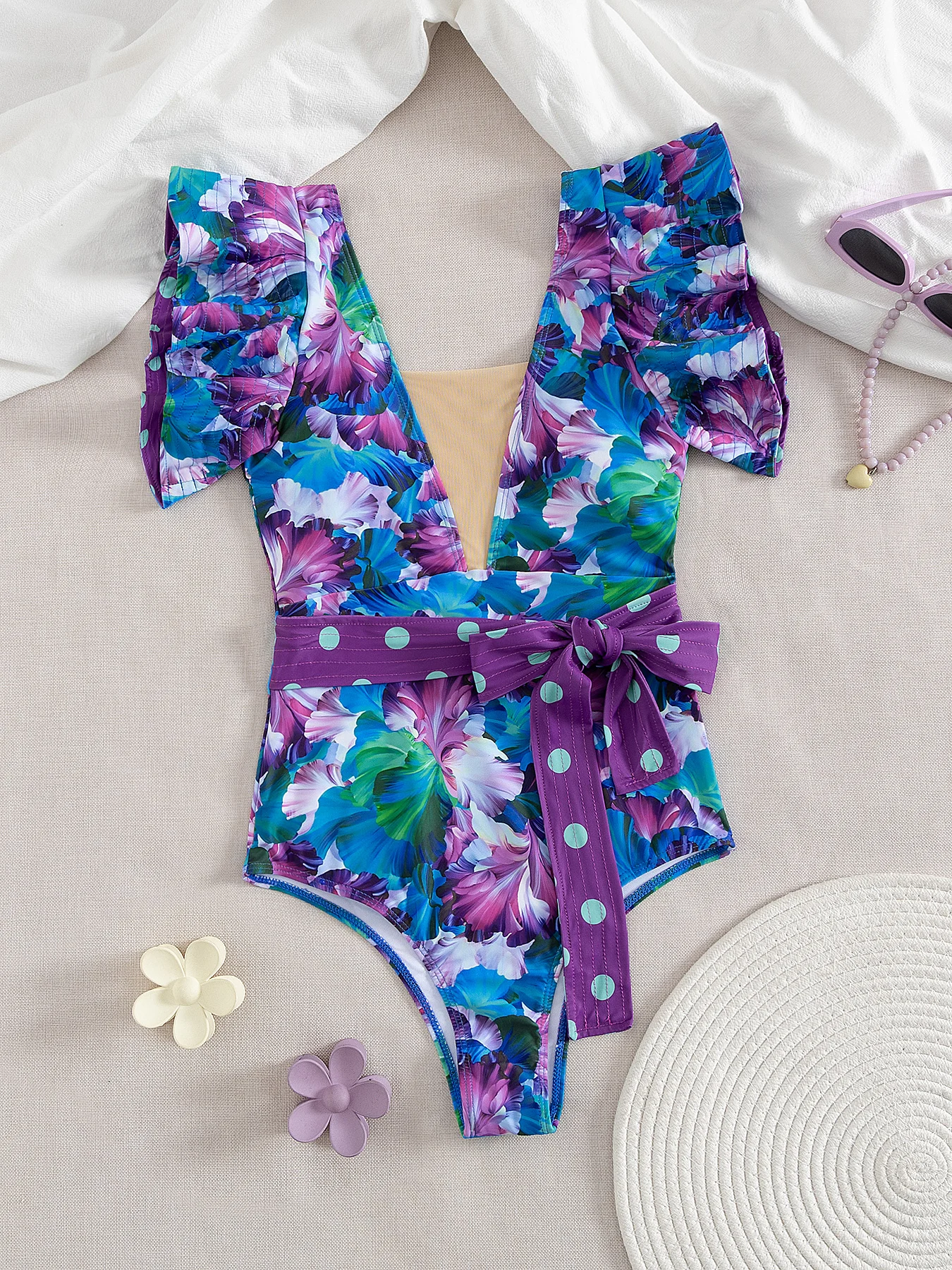 Модный женский цельный купальник с рюшами на плечах и принтом, сексуальный женский боди с глубоким v-образным вырезом, женский купальный костюм, пляжная одежда
Модный женский цельный купальник с рюшами на плечах и принтом, сексуальный женский боди с глубоким v-образным вырезом, женский купальный костюм, пляжная одежда